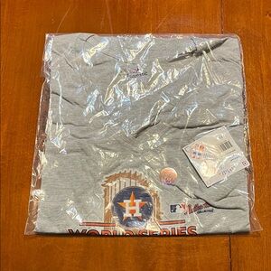 Majestic Gray women’s World Series T-Shirt